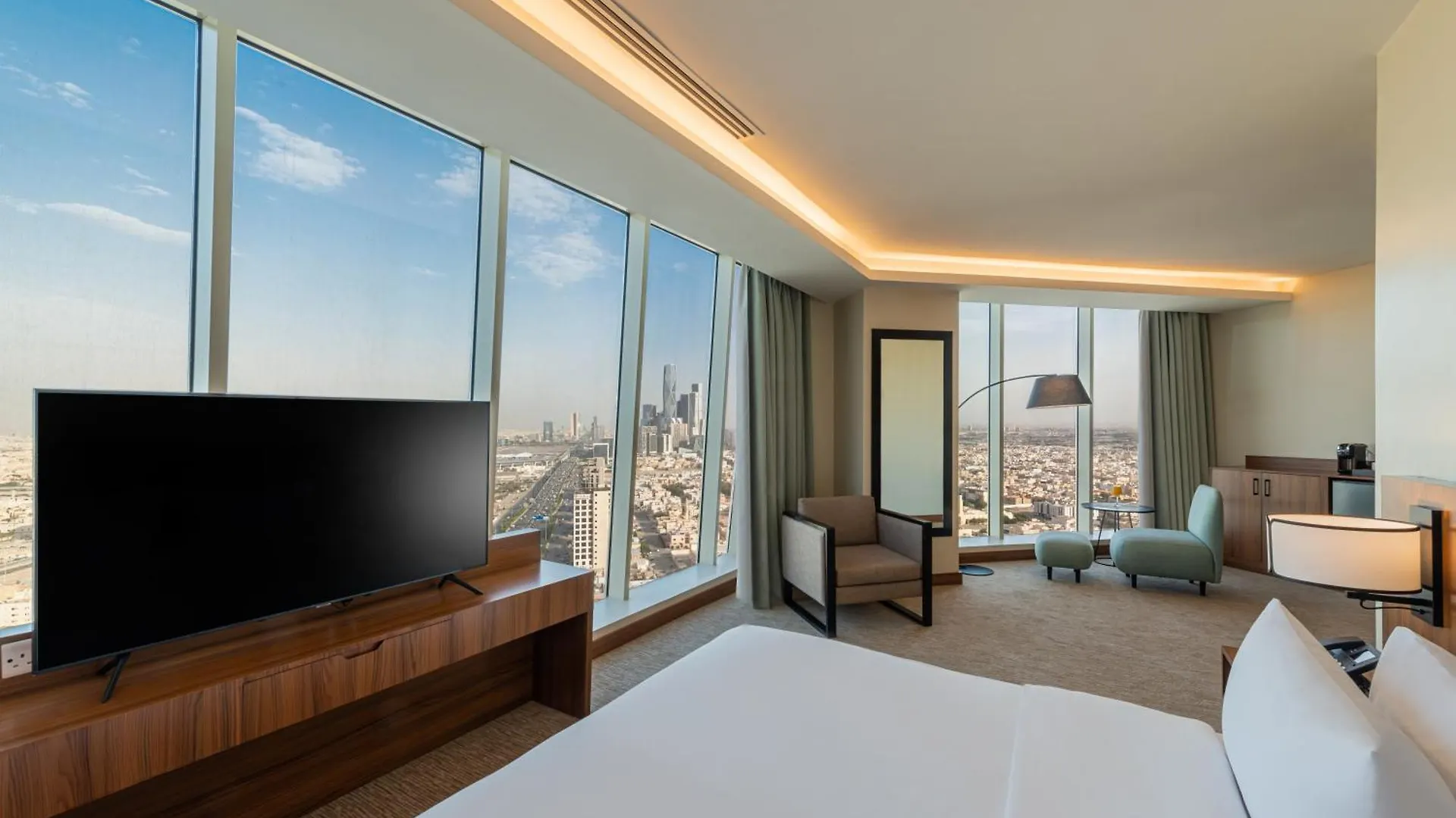 Отель Hdb Financial District Эр-Рияд